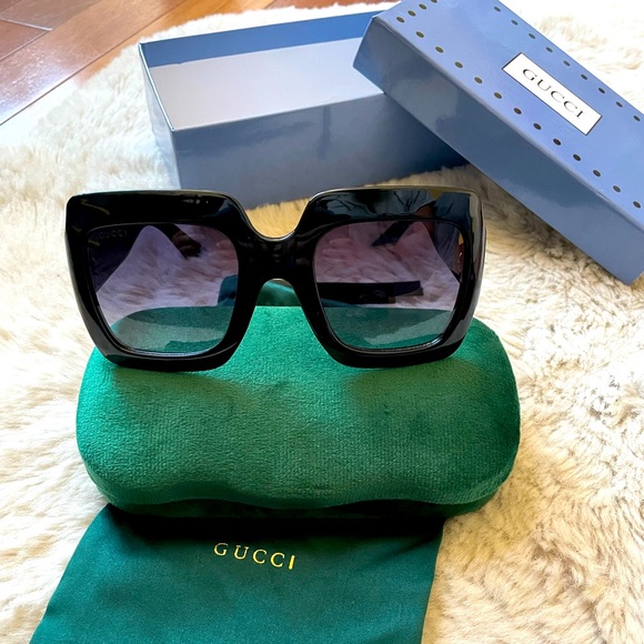 Gucci sunglasses GG0053S 001 54mm Square Black Women with Light Grey Lens